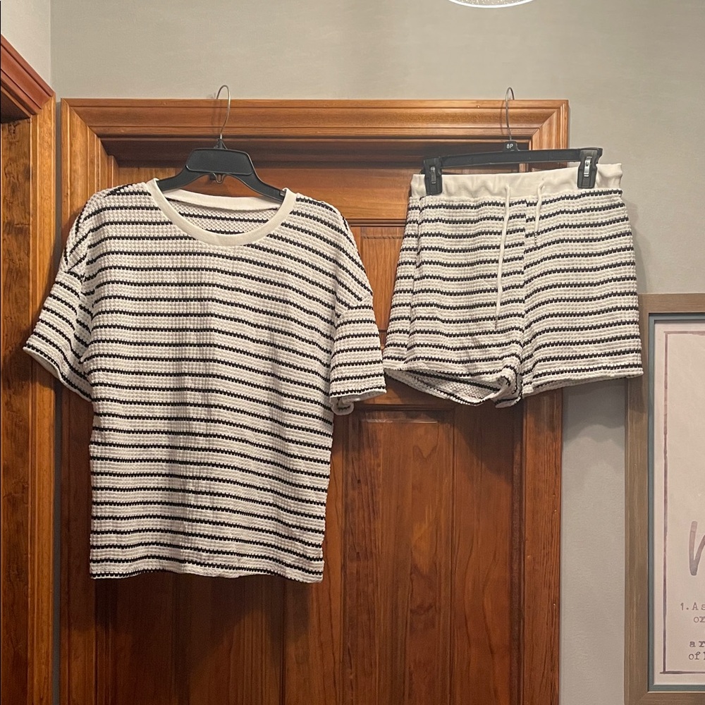 SHEIN Monochrome Striped Casual Set